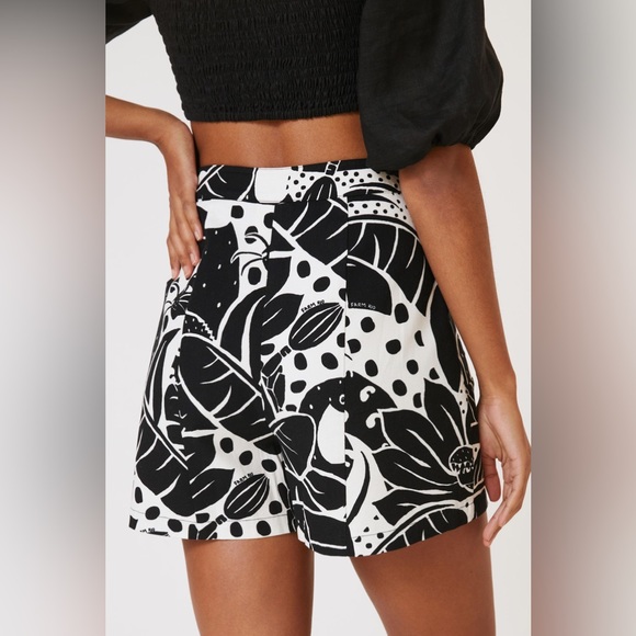 ANTHROPOLOGIE X FARM RIO printed canvas shorts size S - Picture 4 of 4